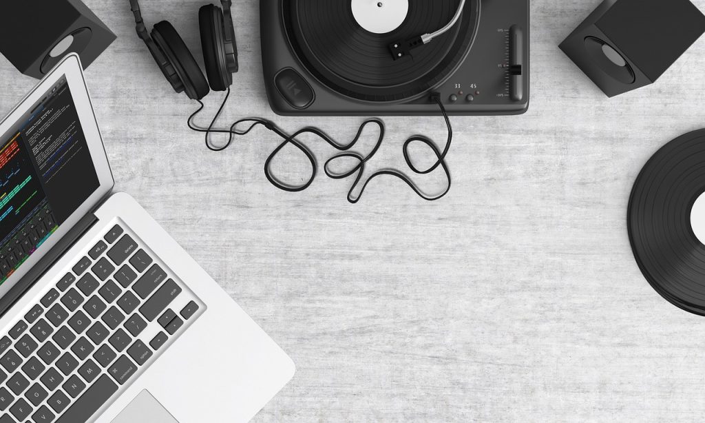 <strong>How music can help you boost productivity</strong>