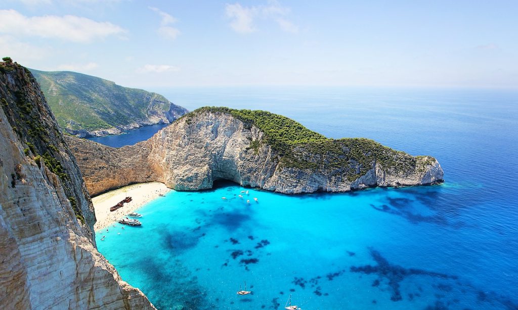 <strong>Island Hopping in Greece: The Best Way to See the Country</strong>