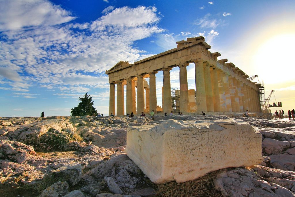 <strong>Island Hopping in Greece: The Best Way to See the Country</strong>