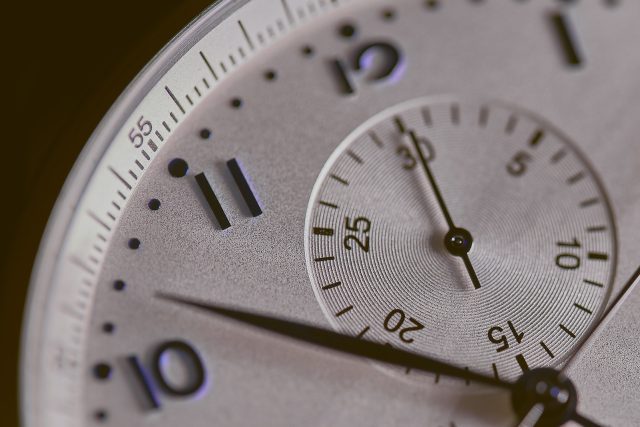 When do change the time