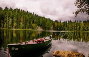 The Joys of Canoeing: A Beginner’s Guide to Paddling on Lakes News