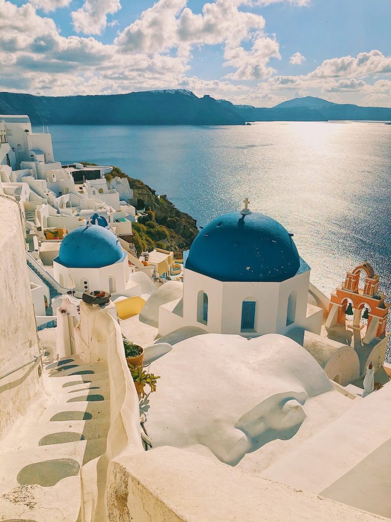 5 Must-See Destinations in Greece: A Guide for First-Time Visitors